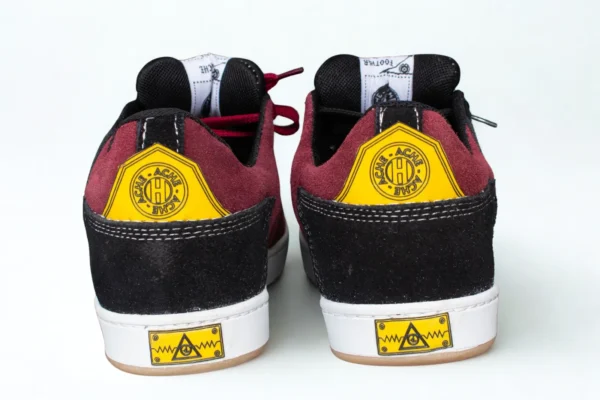 Flat SB Carnaza vino tinto negro/logo negro/suela blanca