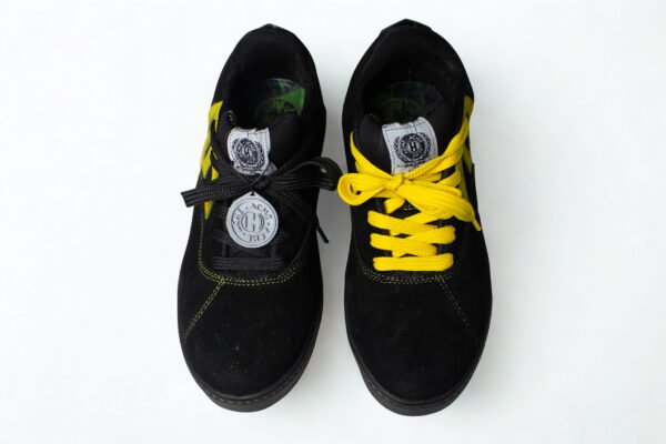 Flat SB Gamuza Negro Amarilla Suela Negra