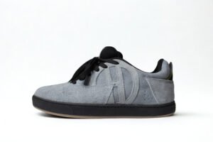 Flat SB Gamuza Gris Suela Negra