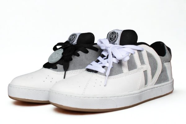 Gamuza Gris Cuero Blanco Suela Blanca