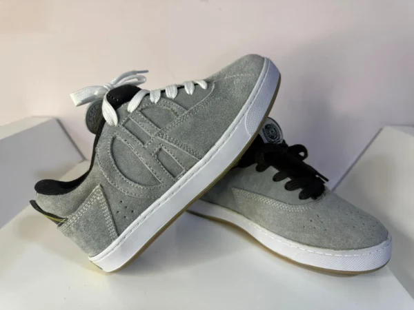 ache foowear Flat SB Carnaza gris/suela blanca