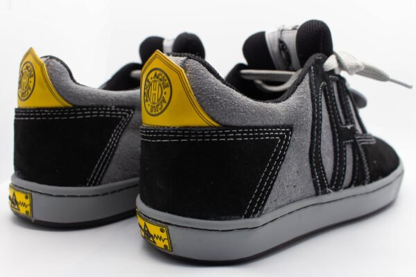 ache foowear Flat SB